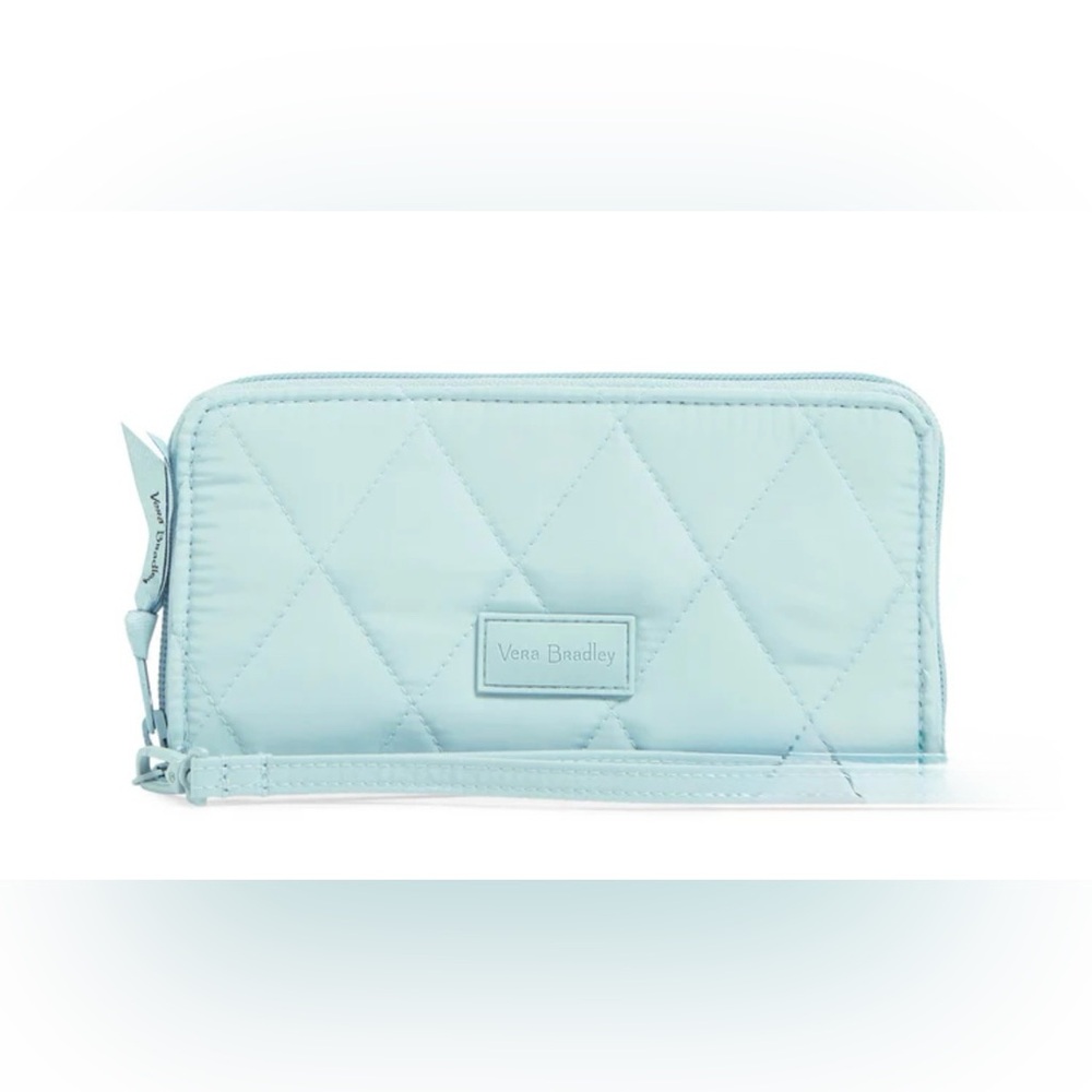 Vera Bradley Ultralight RFID Accordion Wristlet in Sea Salt Blue
